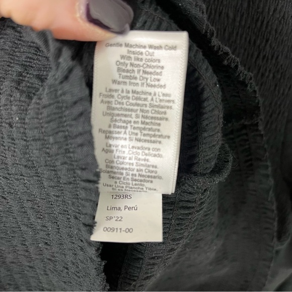 Evereve Nation Bunny Smocked Tee Shirt Black Size XL Long Sleeve Scoop Neckline - Picture 9 of 10